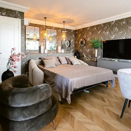 דירה San Marco - Elegant Loft With Terrace And Private Parking - בארי